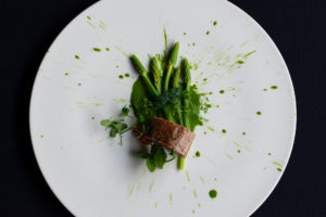 Asperges sauvages au Manoir de la Régate - Crédit : Paul Stefanaggi